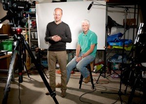 A Udacity solo le basta una camara HD, un microfono, un PC y un telon blanco bastan para grabar videos de calidad profesional. A Udacity solo le basta una camara HD, un microfono, un PC y un telon blanco bastan para grabar videos de calidad profesional.